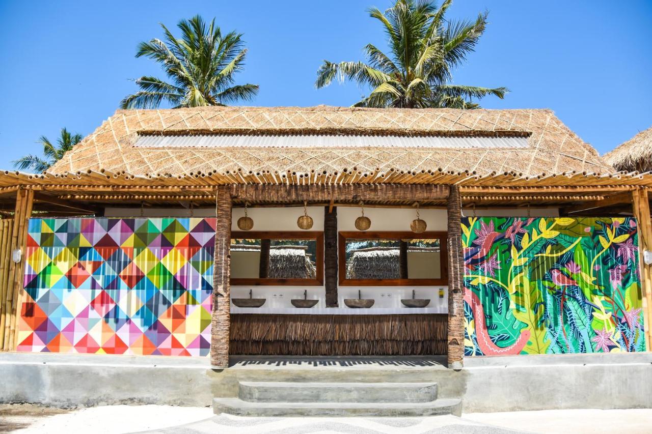 A Pousada Mad Monkey Gili Trawangan Exterior foto The bathrooms at the beach bar