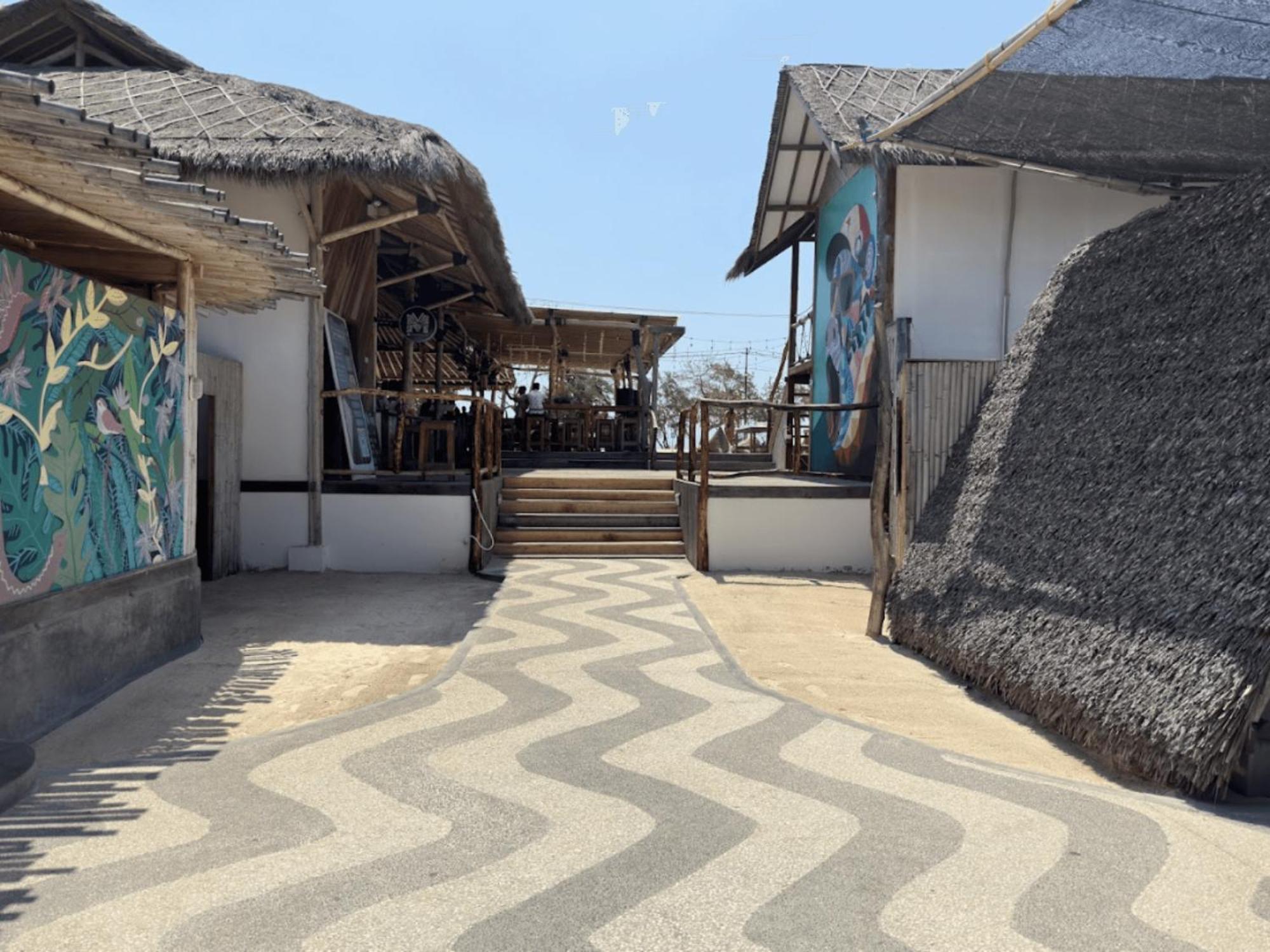A Pousada Mad Monkey Gili Trawangan Exterior foto The beach of the resort