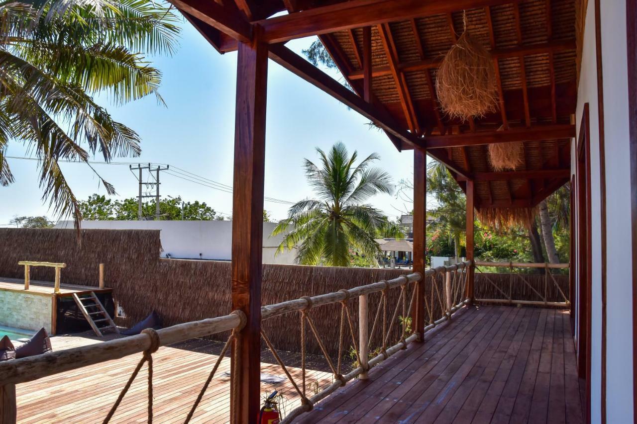 A Pousada Mad Monkey Gili Trawangan Exterior foto A typical house in Tulum