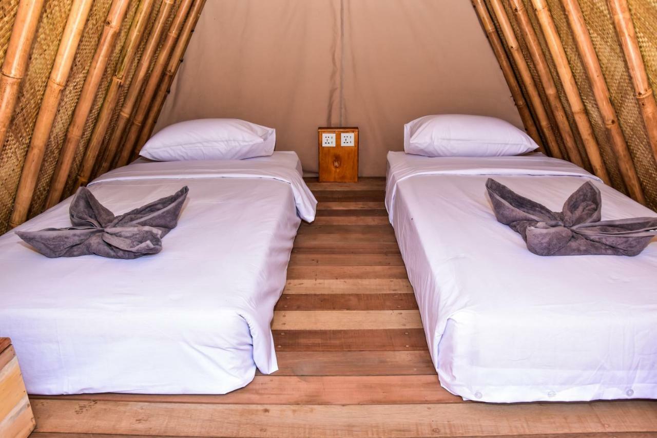 A Pousada Mad Monkey Gili Trawangan Exterior foto Interior of a bungalow